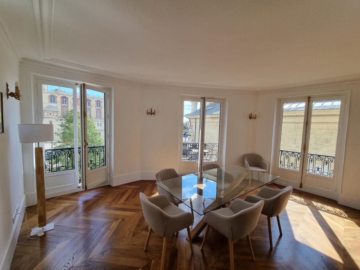 Face Chateau St Germain En Laye, Appartement 4 A 6 Personnes, 23 Min De Paris Champs-Elysees Saint-Germain-en-Laye Ngoại thất bức ảnh