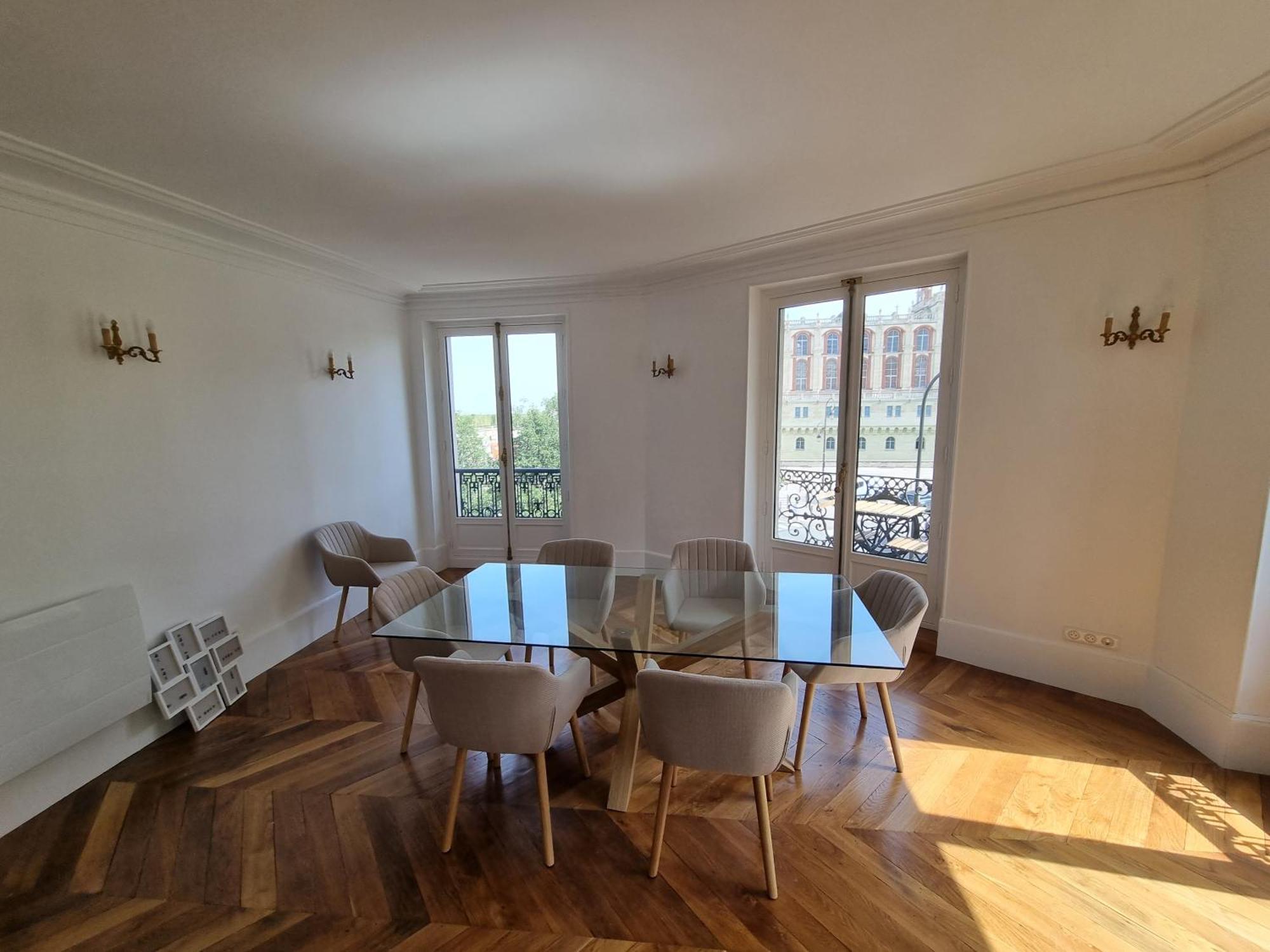 Face Chateau St Germain En Laye, Appartement 4 A 6 Personnes, 23 Min De Paris Champs-Elysees Saint-Germain-en-Laye Ngoại thất bức ảnh