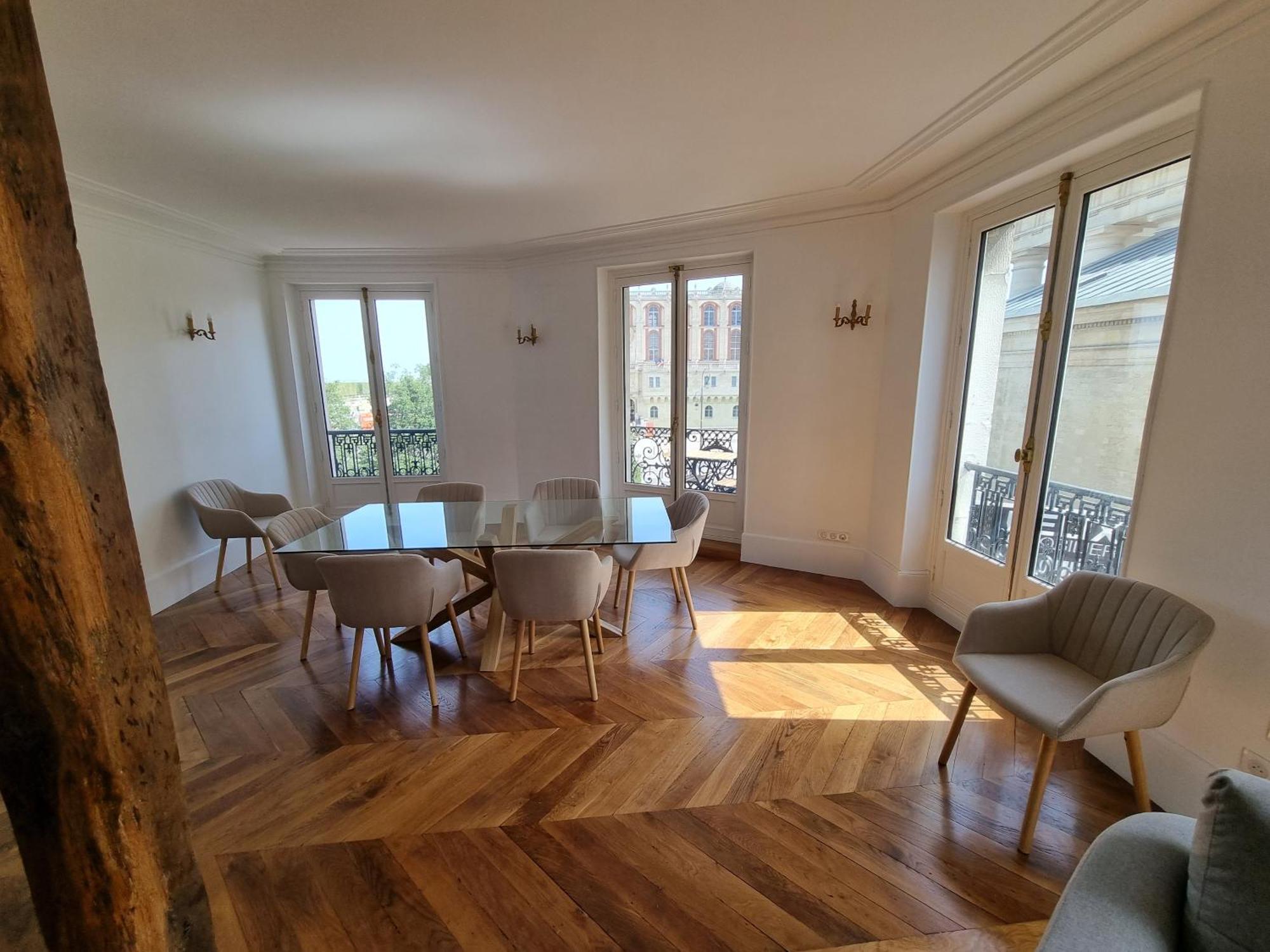 Face Chateau St Germain En Laye, Appartement 4 A 6 Personnes, 23 Min De Paris Champs-Elysees Saint-Germain-en-Laye Ngoại thất bức ảnh